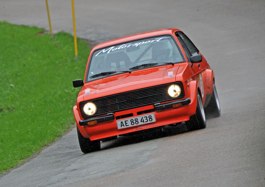 Vendelboen Brian Rasmussen stiller til start i sin heftige Ford Escort fra 1976
(Foto: Morten Alstrup)